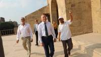 جولة لمحافظ القاهرة لمتابعة أعمال تطوير القاهرة التاريخية بمنطقتي الجمالية وباب النصر