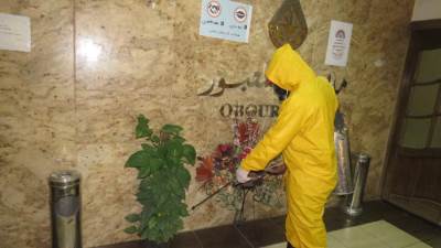 بالصور.. أجهزة المدن وشركات المياه تتخذ عدة إجراءات لحماية العاملين من كورونا