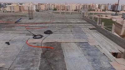 جهاز مدينة الشروق يزيل مخالفة بناء استغل صاحبها الظروف الحالية والانشغال بفيروس كورونا