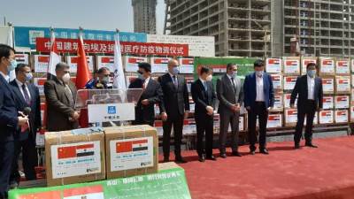 الشركة الصينية المنفذة لأبراج العاصمة الإدارية تهدي مصر مهمات طبية ( صور )