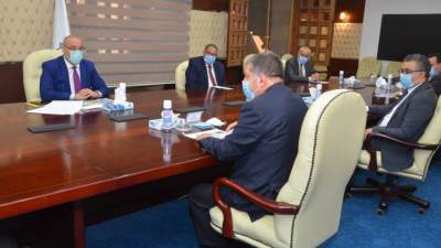 وزير الإسكان يناقش مع وزير قطاع الأعمال تنفيذ مشروعات عمرانية مشتركة