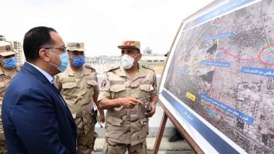 رئيس الوزراء يتفقد مترو الأنفاق