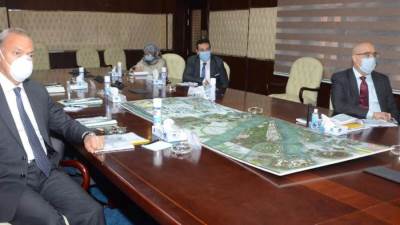 وزير الإسكان ومحافظ القليوبية يستعرضان مخطط مشروع تطوير جزيرة الشعير