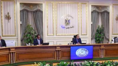 بعد فضيحة كتابة "ق" بدلا من "ك".. اختبار "إملاء" لكبار المسؤولين والقيادات