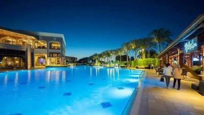 تطبيق الاشتراطات الصحية يعيد الحياة لفنادق الإسكندرية