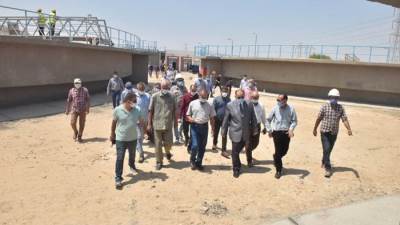 محافظ أسيوط يتفقد محطة معالجة صرف صحي المشايعة