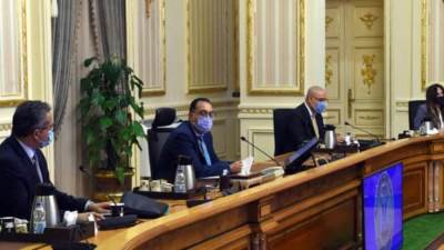 رئيس الوزراء يستعرض مقترحات ومخططات تطوير ميادين القاهرة الخديوية