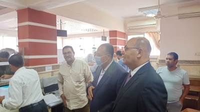 محافظ أسيوط يوجه بمتابعة المراكز التكنولوجية لإنجاز أعمال ملف التصالح