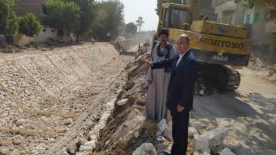 محافظ أسيوط: مشروع تبطين الترع يقلل الفاقد من المياه ويوصلها لنهايات الترع (صور)