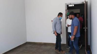 نائب وزير الإسكان يتفقد التشطيبات النهائية بمباني جامعة العلمين الأهلية