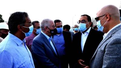 «مدبولي» يتفقد أعمال تطوير محاور وطرق 6 أكتوبر: تسهل نقل المواطنين والبضائع (صور)