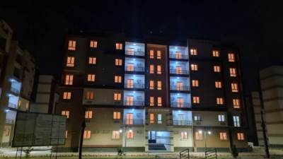 إجراء تجربة إطلاق التيار الكهربائى بوحدات موظفى العاصمة الإدارية بمدينة بدر