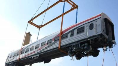 وزير النقل : وصول 13  عربة سكة حديد جديدة للركاب  الى ميناء الاسكندرية