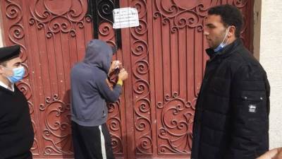 تنفيذ 10 قرارات غلق وتشميع لمحال وبدرومات مخالفة بمدينة دمياط الجديدة (صور)