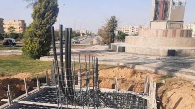 بدء تنفيذ أبراج كهرباء الـ«هاي ماست» وتركيب قطع مضيئة بالميادين الرئيسية بمدينة بدر (صور)