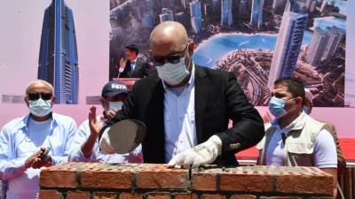 صور|| الجزار يضع حجر الأساس لأبراج "الداون تاون" بالعلمين الجديدة