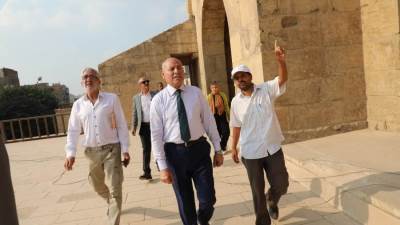 جولة لمحافظ القاهرة لمتابعة أعمال تطوير القاهرة التاريخية بمنطقتي الجمالية وباب النصر
